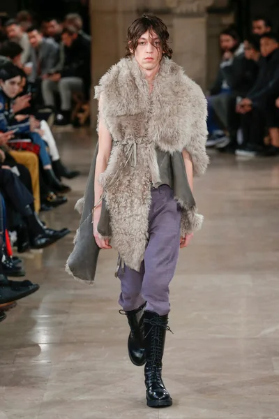 Look 19
